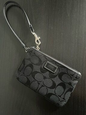 NWOT Coach Black Signature Canvas Wristlet - Mini